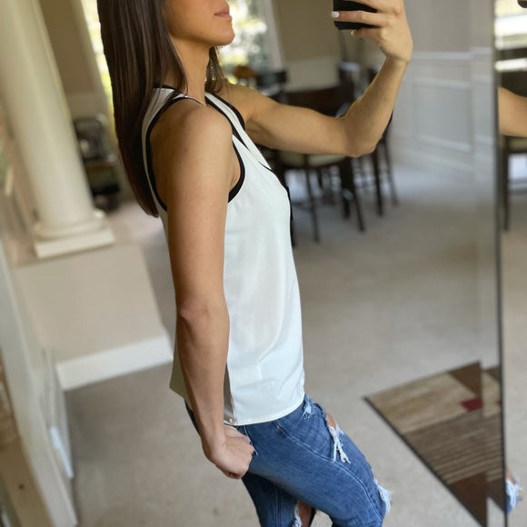 Express V Neck Tank - Picture 2 of 3